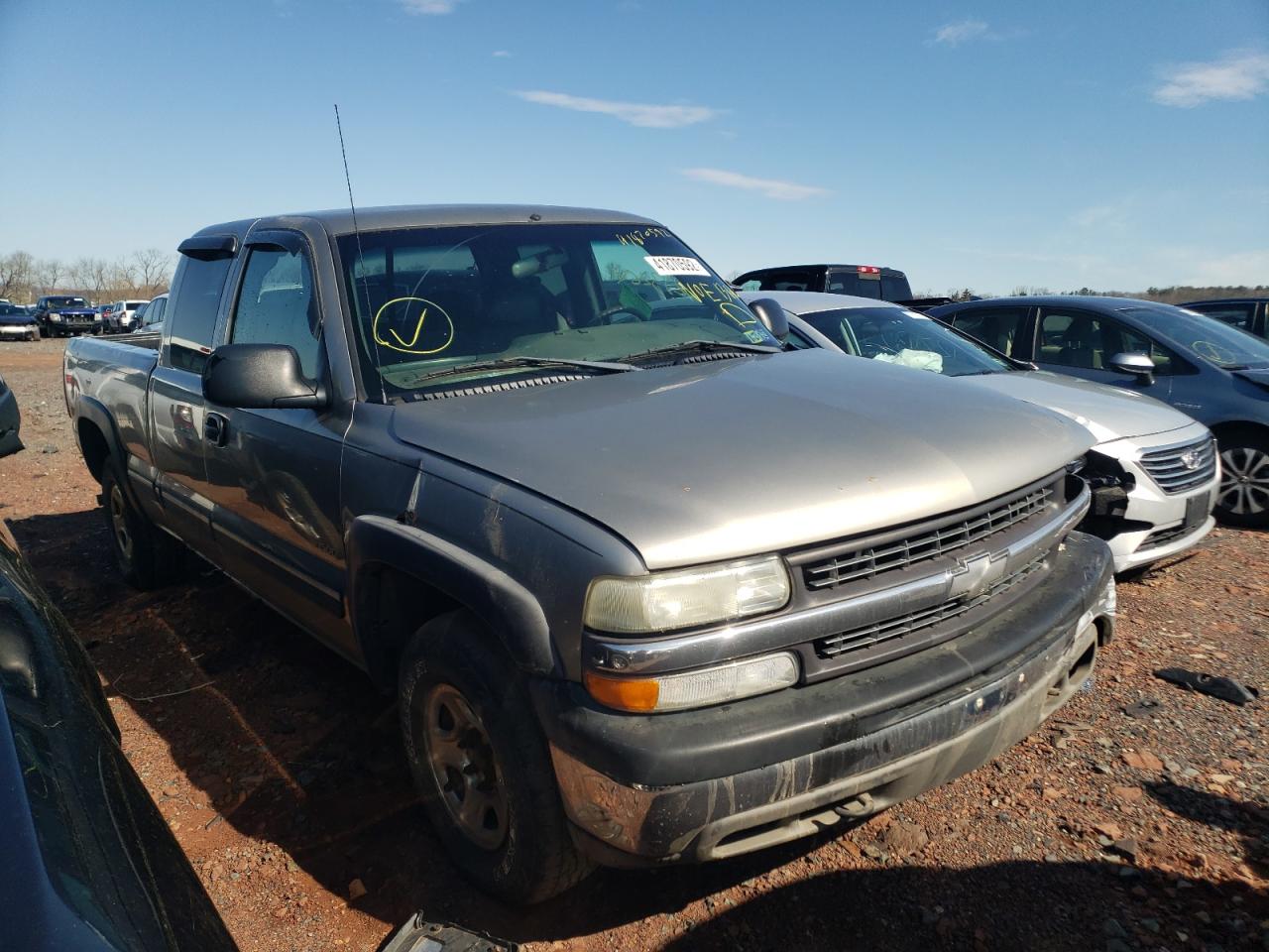 CHEVROLET SILVERADO 2000 with VIN 1GCEK19V1YE243190 - Photo from auction