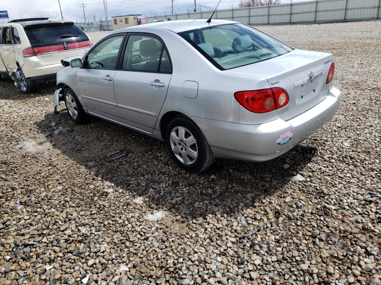 Photo 3 from auction – 2005 TOYOTA COROLLA CE with VIN JTDBR32E552061333