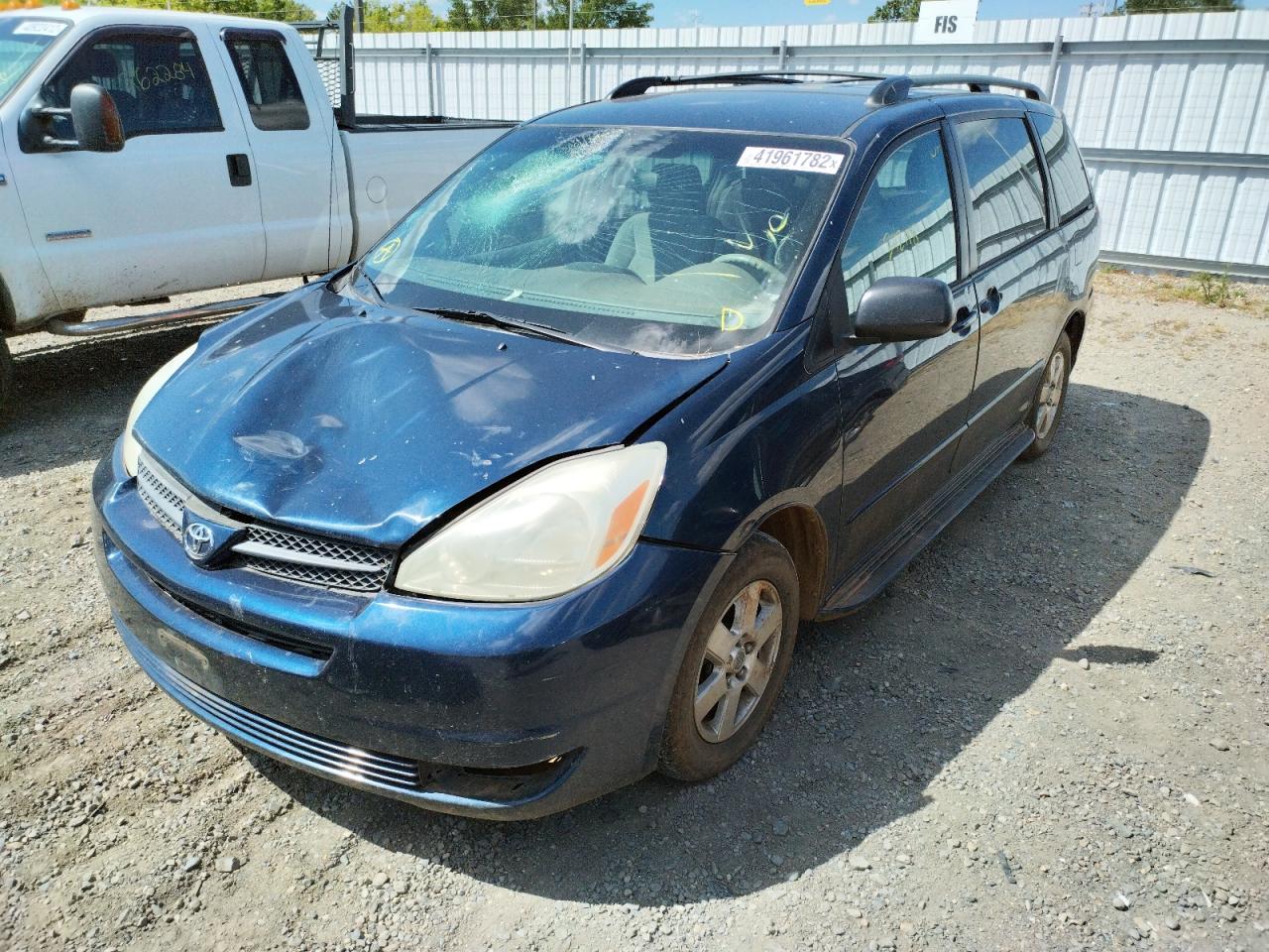 Photo 2 from auction – 2004 TOYOTA SIENNA CE with VIN 5TDZA23C84S015225