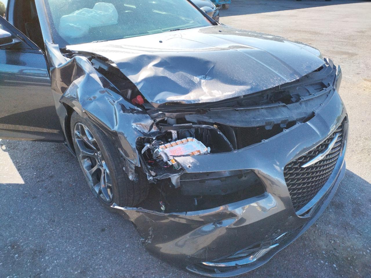 Photo 9 from auction – 2016 CHRYSLER 300 S with VIN 2C3CCABTXGH358380