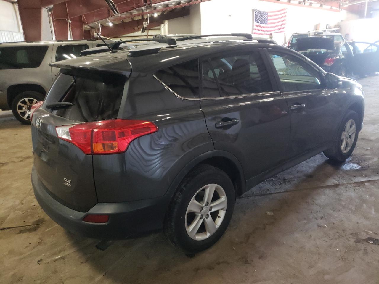 Photo 4 from auction – 2013 TOYOTA RAV4 XLE with VIN JTMRFREV1DD032288