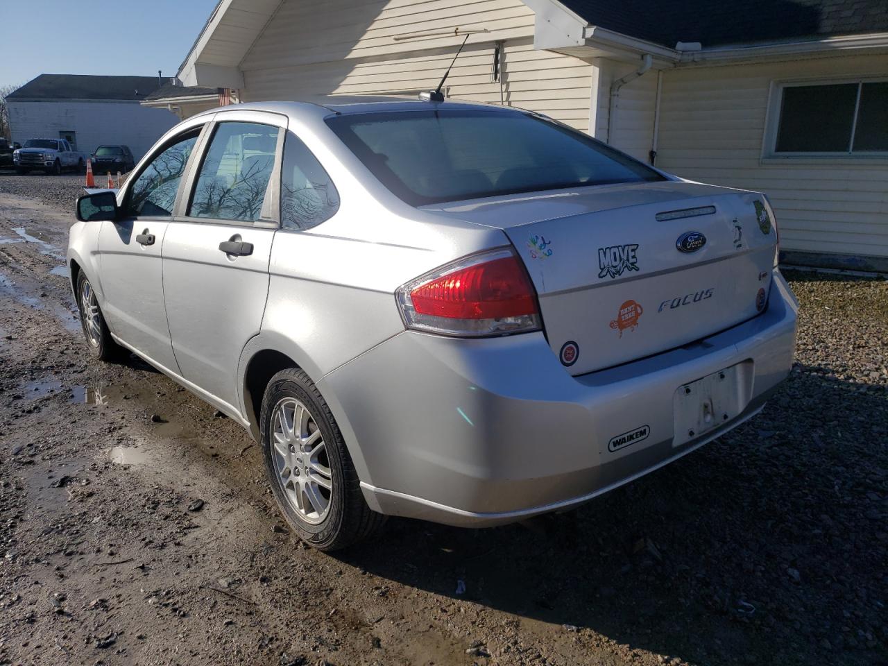 Photo 3 from auction – 2011 FORD FOCUS SE with VIN 1FAHP3FN7BW106034