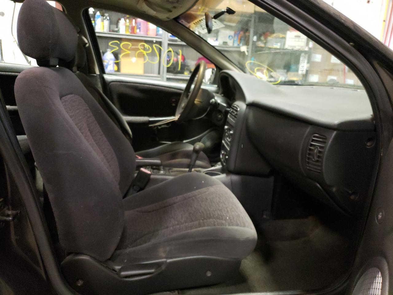 Photo 5 from auction – 2000 SATURN SL2 with VIN 1G8ZK5279YZ267101