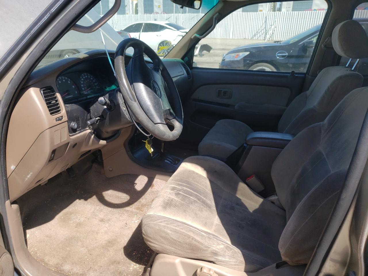 Photo 5 from auction – 2002 TOYOTA 4RUNNER SR with VIN JT3GN86R120244817