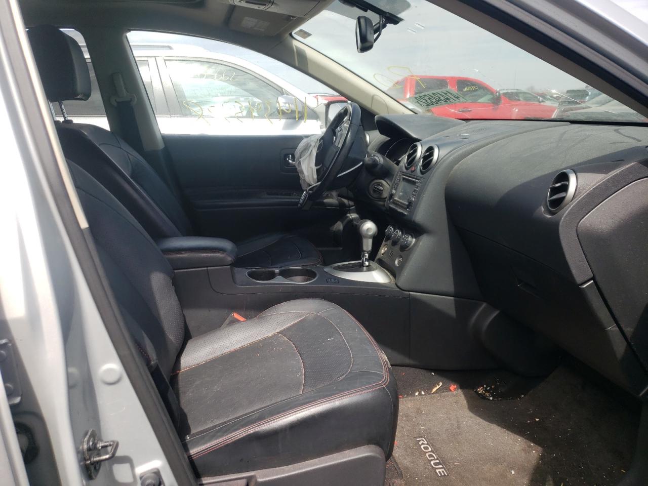 Photo 5 from auction – 2012 NISSAN ROGUE S with VIN JN8AS5MV2CW393555