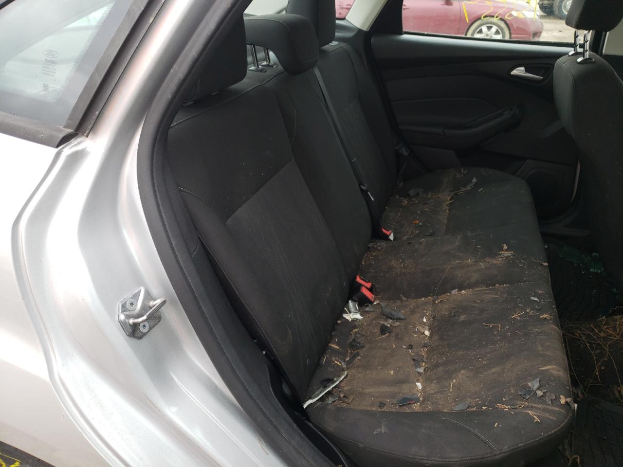 Photo 6 from auction – 2015 FORD FOCUS SE with VIN 1FADP3F28FL374070