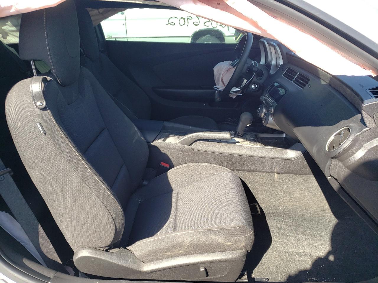 Photo 5 from auction – 2011 CHEVROLET CAMARO LT with VIN 2G1FB1ED8B9116179