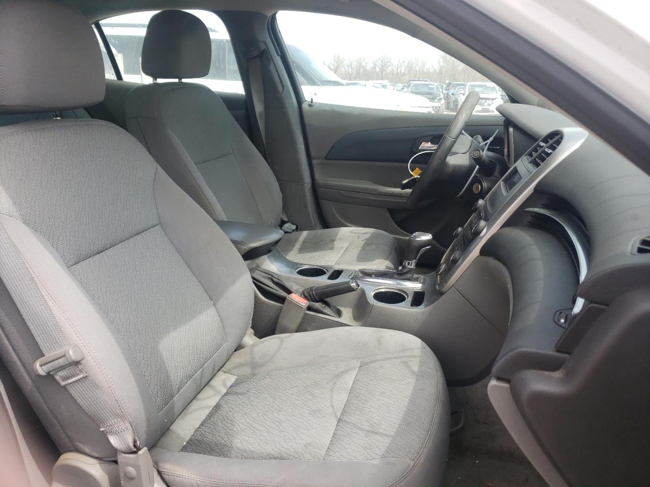 Photo 5 from auction – 2015 CHEVROLET MALIBU LS with VIN 1G11B5SL1FF340033