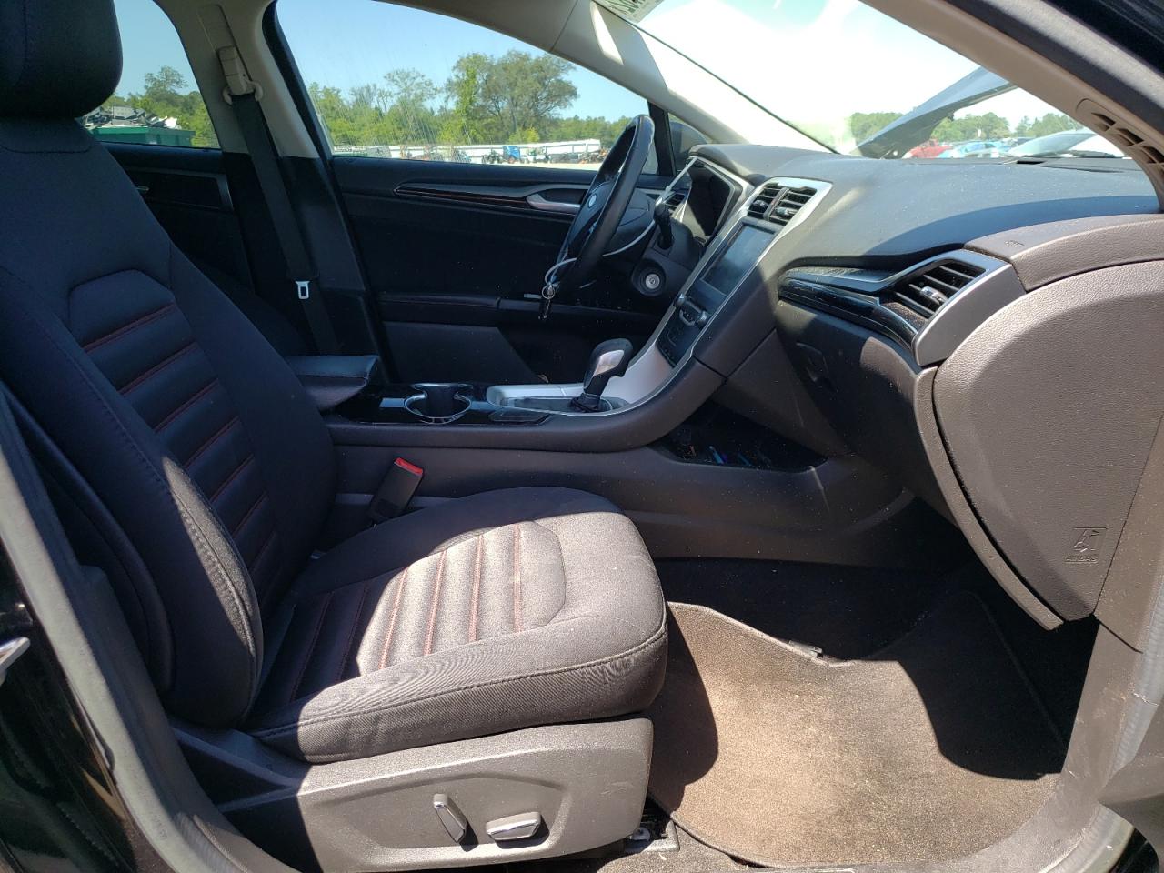 Photo 5 from auction – 2015 FORD FUSION SE with VIN 3FA6P0H76FR134971