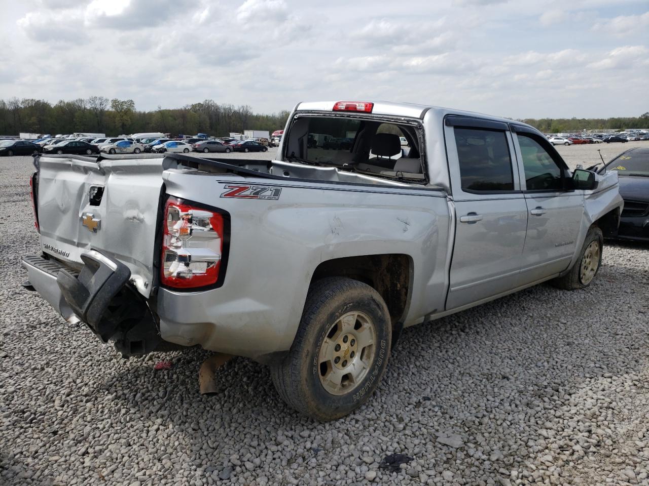 Photo 4 from auction – 2017 CHEVROLET SILVRK1500 with VIN 3GCUKREC4HG365503