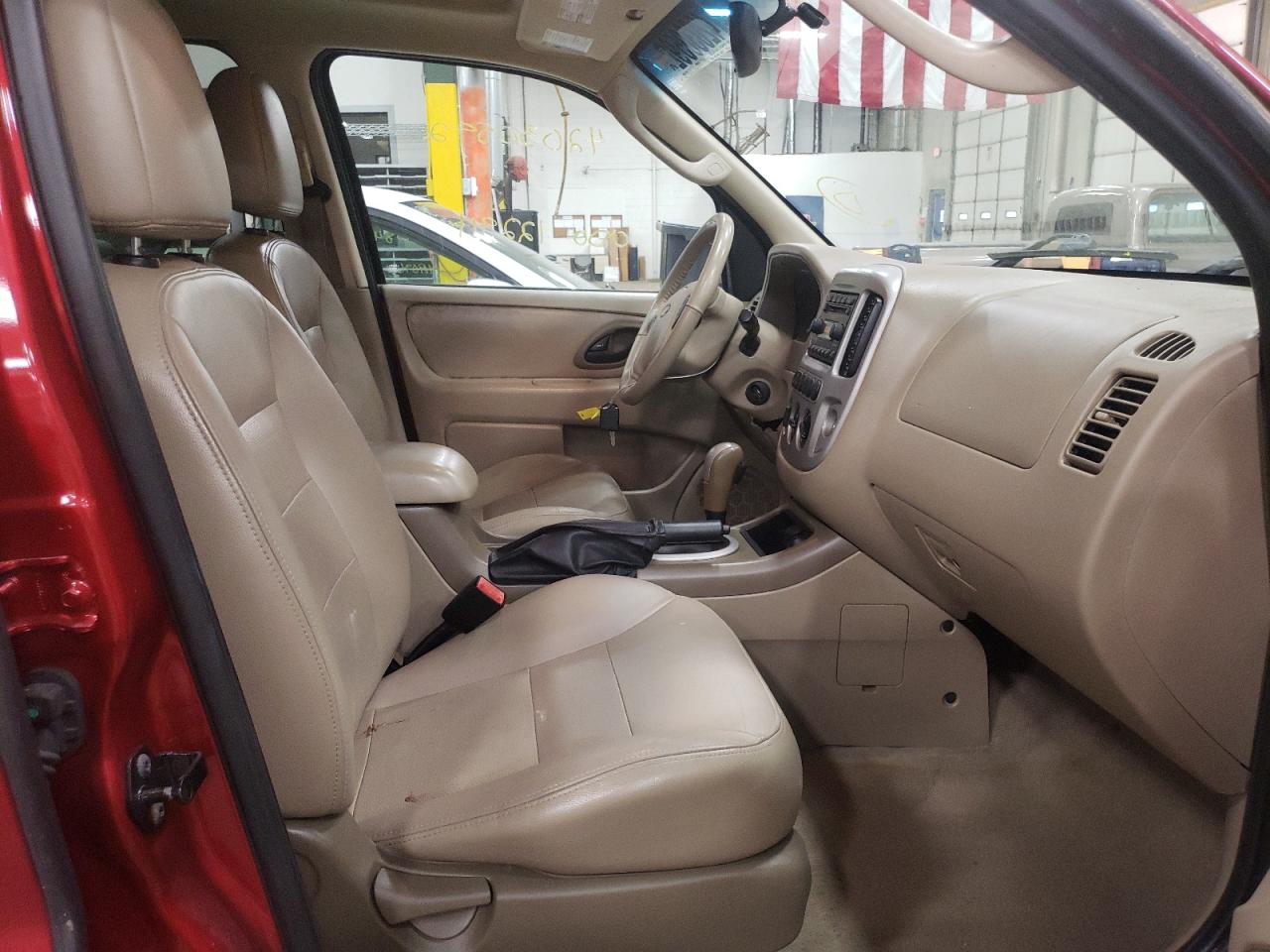 Photo 5 from auction – 2006 FORD ESCAPE LIM with VIN 1FMYU94116KA20216