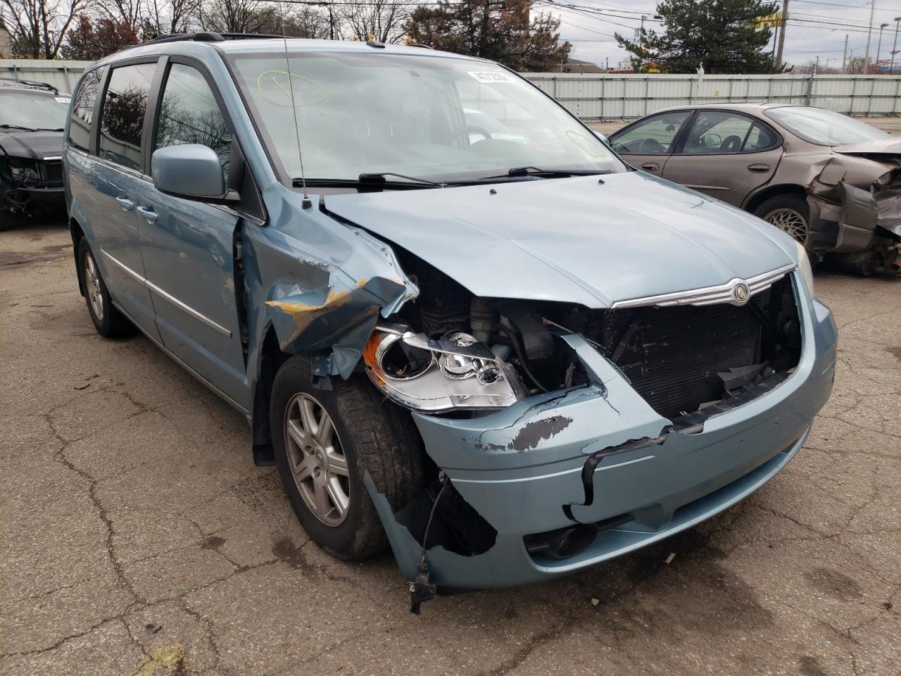 CHRYSLER TOWN & COU 2010 with VIN 2A4RR8DX5AR392638 - Photo from auction