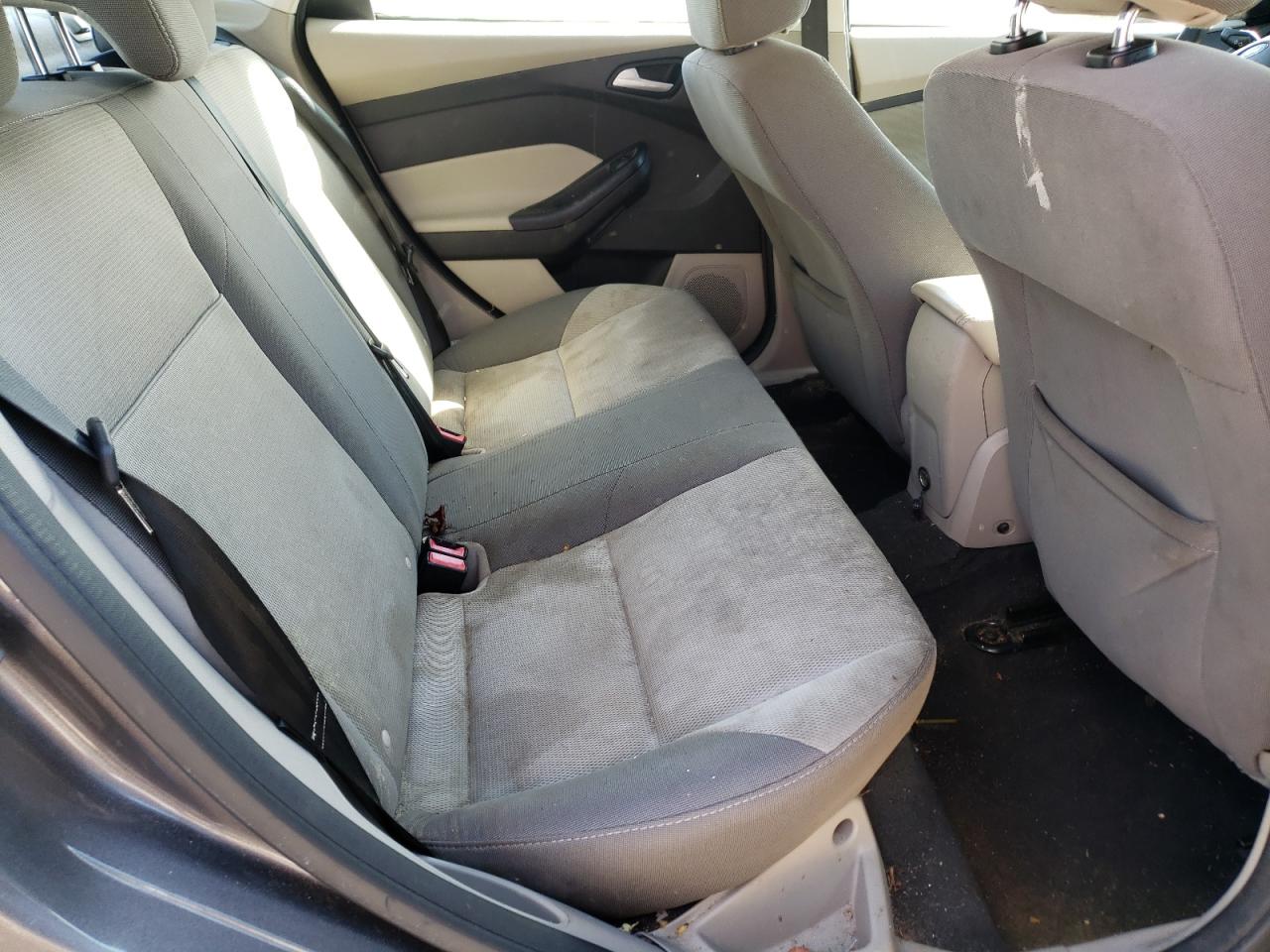 Photo 6 from auction – 2014 FORD FOCUS SE with VIN 1FADP3F26EL180877