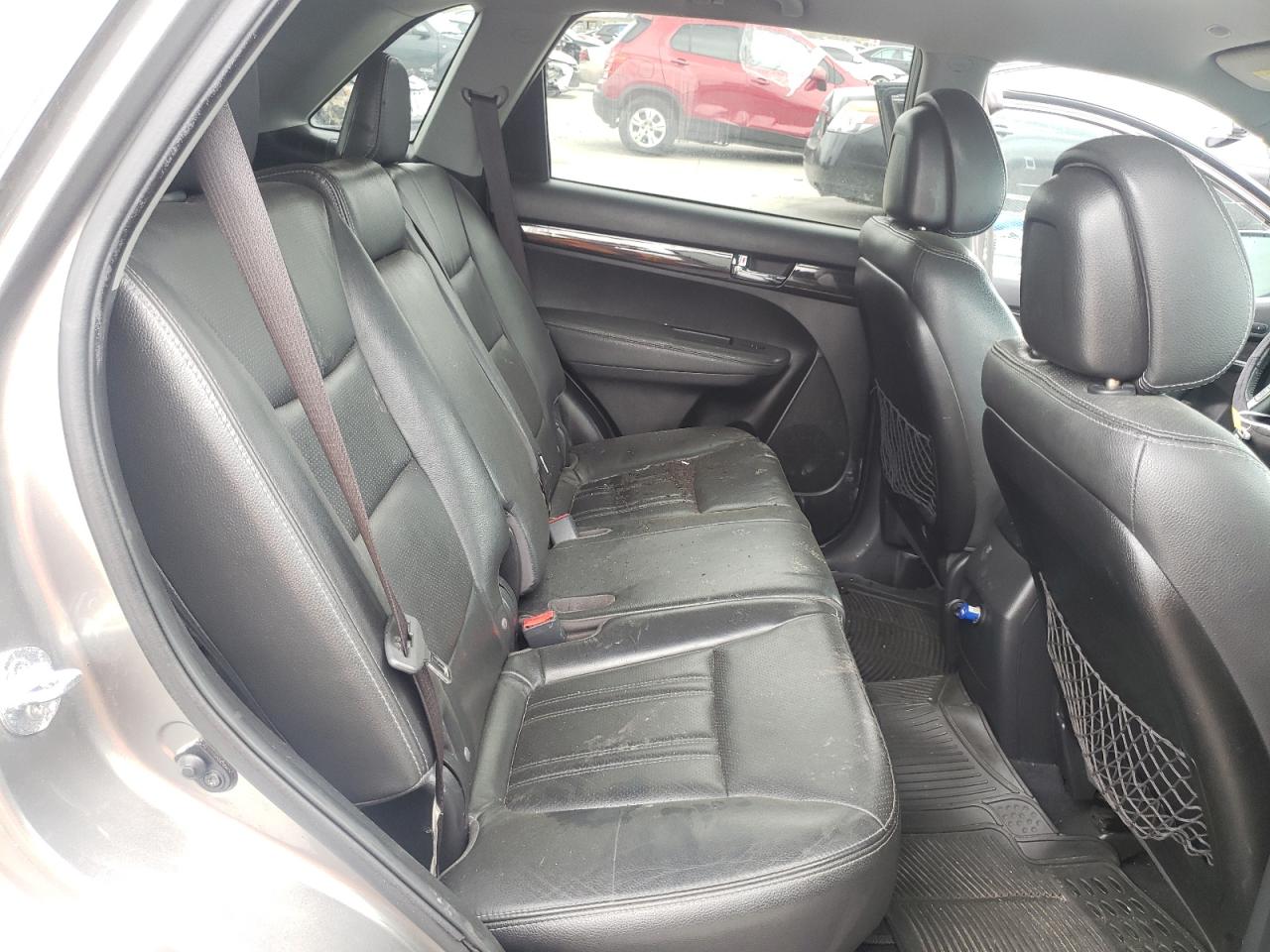 Photo 6 from auction – 2012 KIA SORENTO EX with VIN 5XYKU4A63CG243470