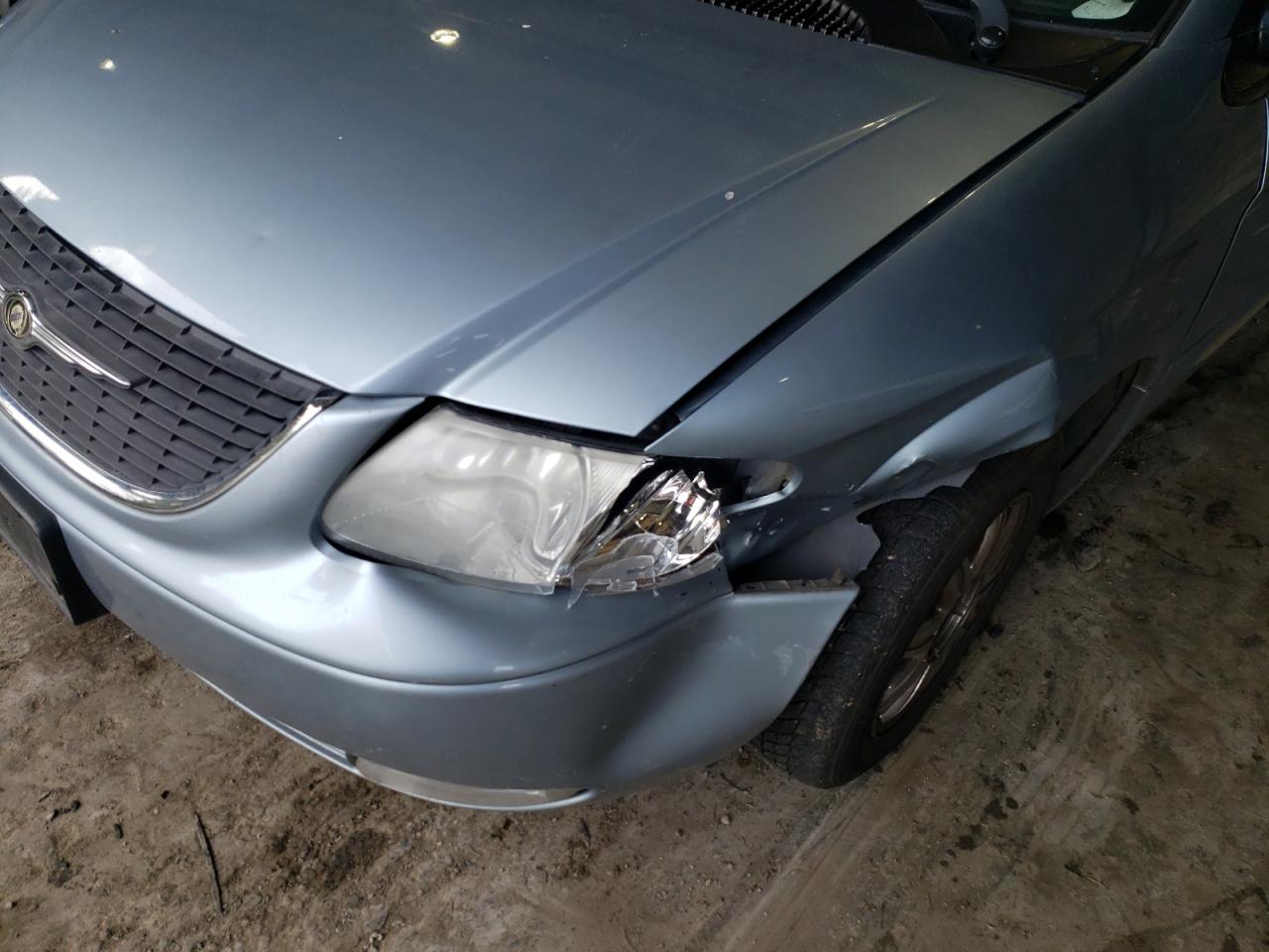Photo 9 from auction – 2004 CHRYSLER TOWN & COU with VIN 2C8GP64L54R548426
