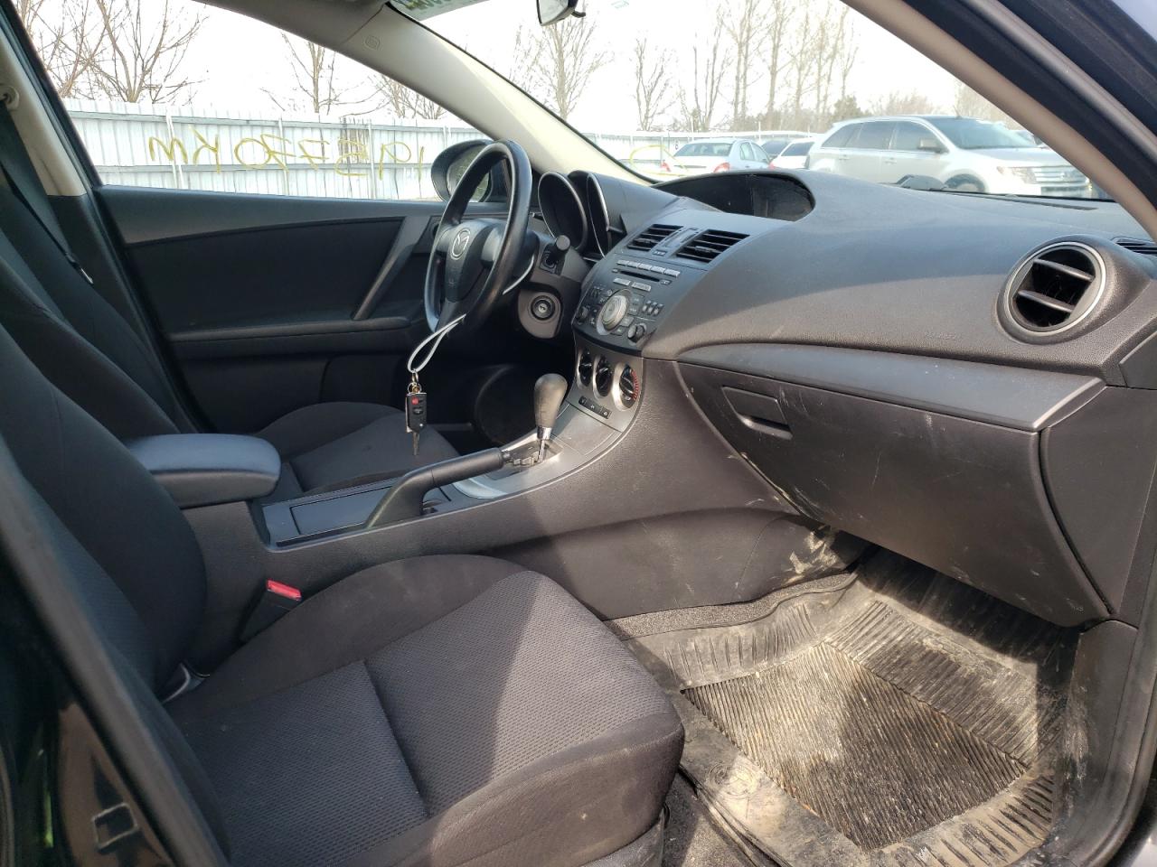 Photo 5 from auction – 2011 MAZDA 3 I with VIN JM1BL1UF8B1443577