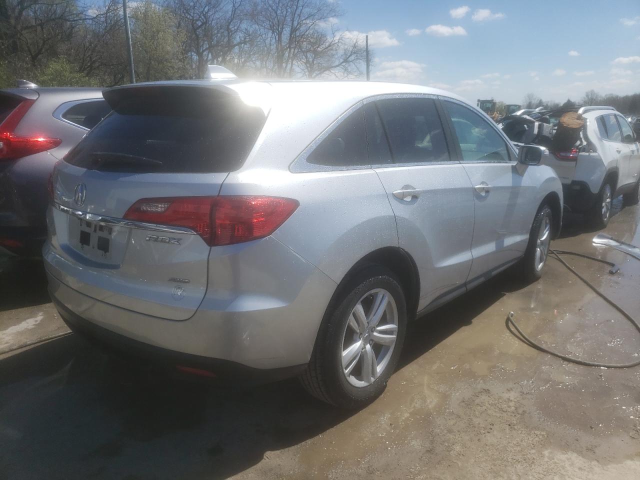 Photo 4 from auction – 2015 ACURA RDX with VIN 5J8TB4H34FL022282