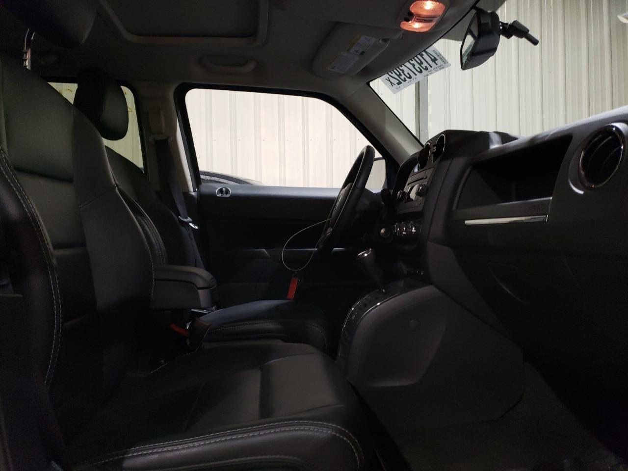 Photo 5 from auction – 2016 JEEP PATRIOT with VIN 1C4NJRAB1GD797238