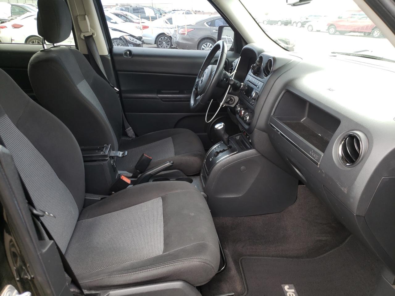 Photo 5 from auction – 2017 JEEP PATRIOT LA with VIN 1C4NJPFB2HD184480