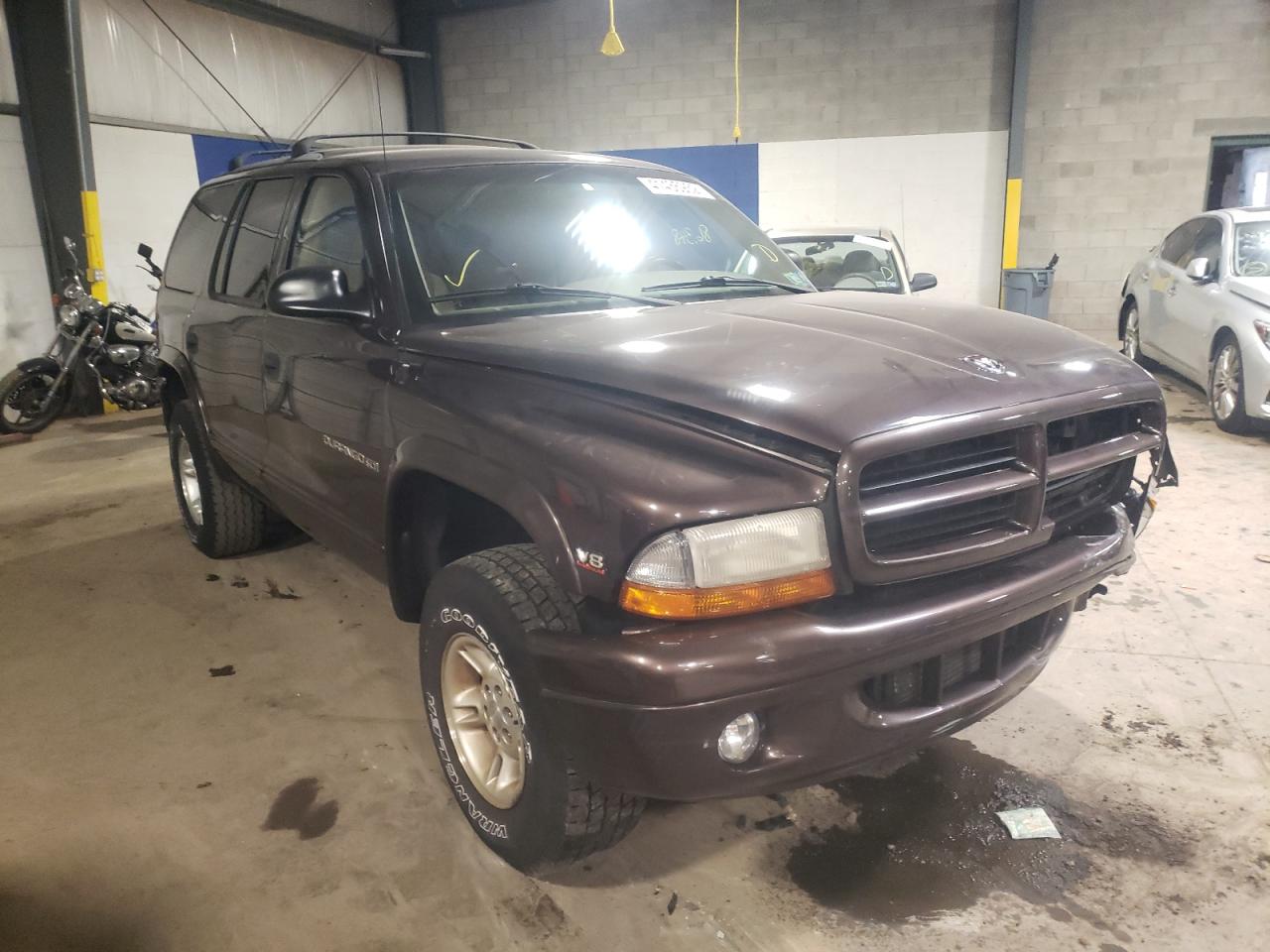 DODGE DURANGO 1998 with VIN 1B4HS28Y4WF186664 - Photo from auction