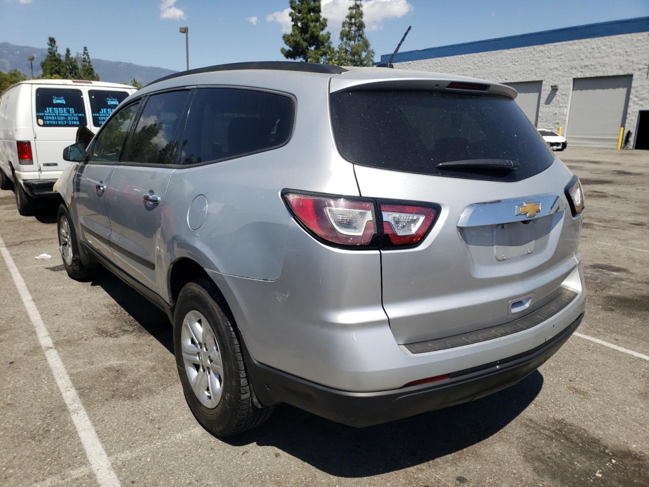 Photo 3 from auction – 2013 CHEVROLET TRAVERSE L with VIN 1GNKRFED2DJ141558