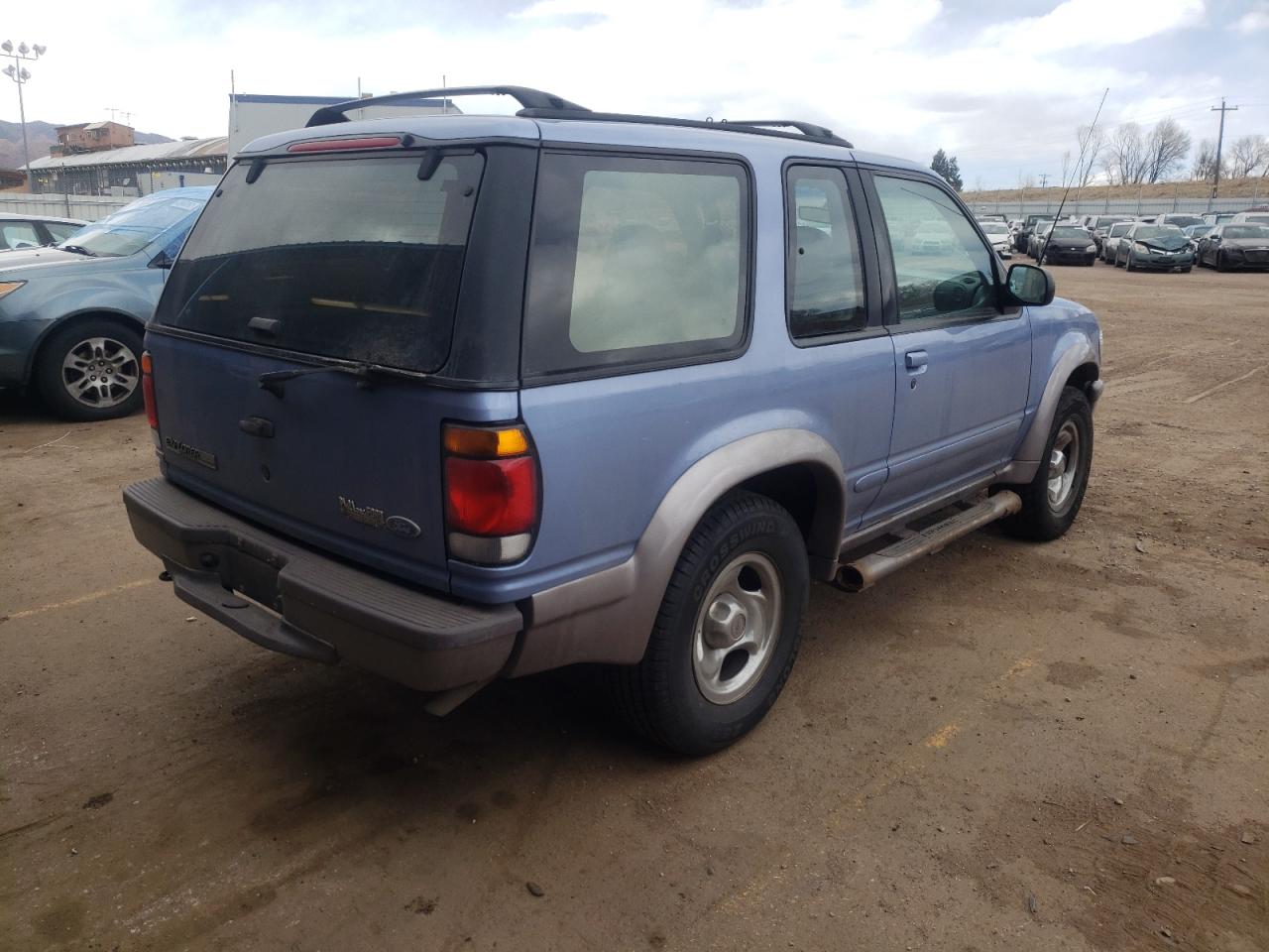 Photo 4 from auction – 1997 FORD EXPLORER with VIN 1FMCU24X4VUC13615