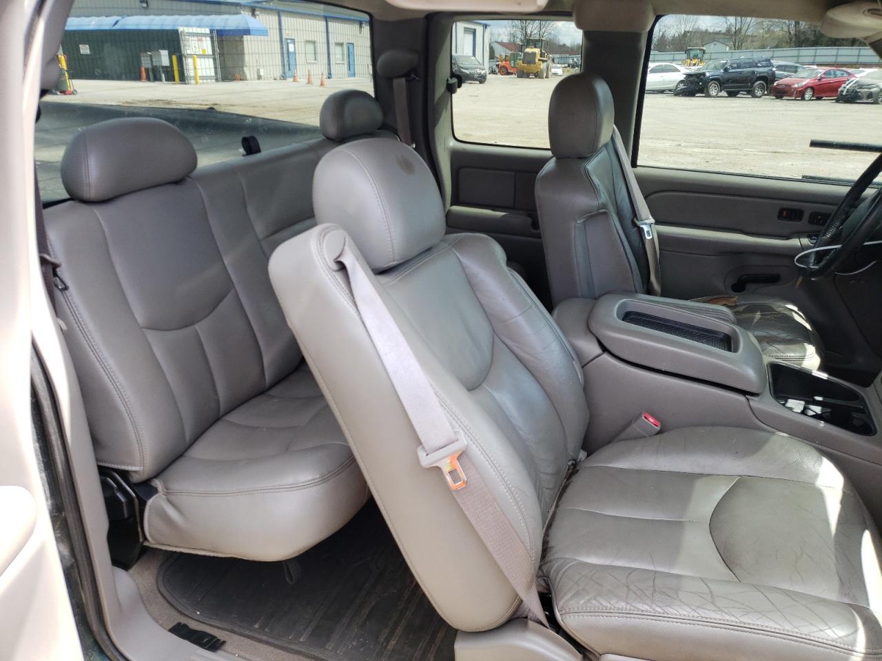 Photo 6 from auction – 2004 CHEVROLET SILVERADO with VIN 1GCEK19T64E206841
