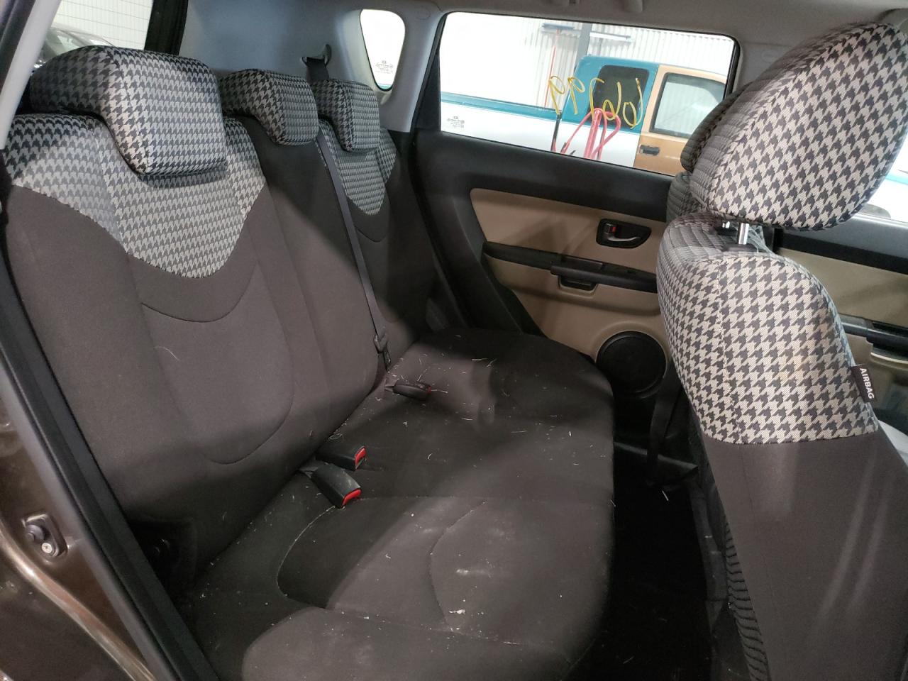 Photo 6 from auction – 2010 KIA SOUL with VIN KNDJT2A2XA7101370