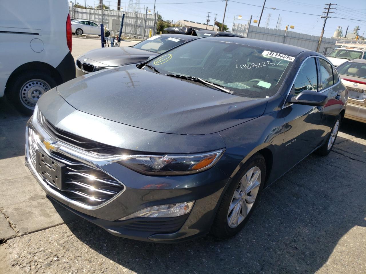 Photo 2 from auction – 2019 CHEVROLET MALIBU LT with VIN 1G1ZD5ST2KF122612