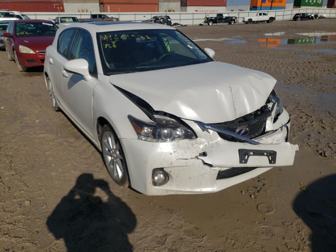 LEXUS CT 200 2013 with VIN JTHKD5BH3D2162162 - Photo from auction