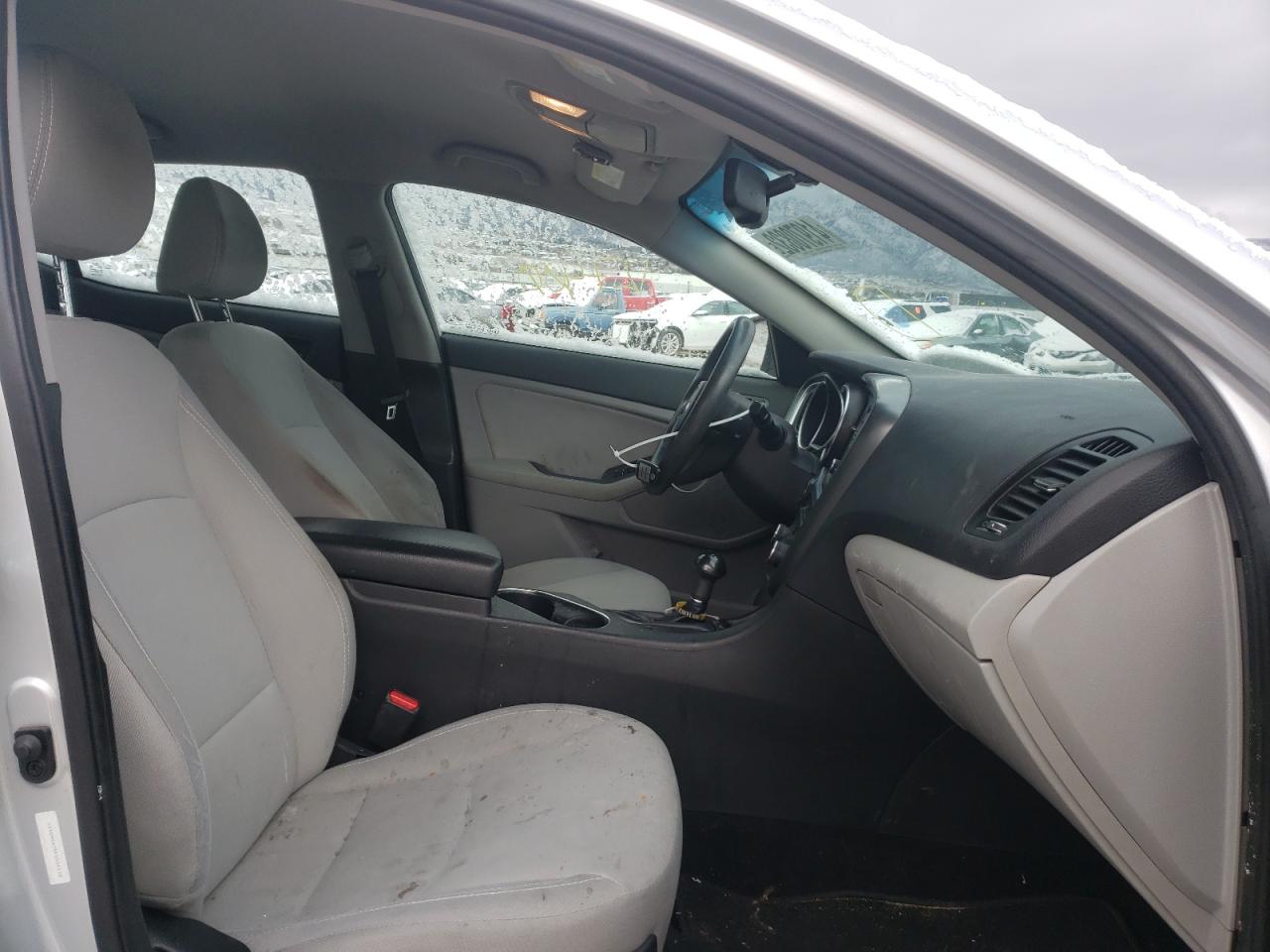 Photo 5 from auction – 2015 KIA OPTIMA LX with VIN 5XXGM4A75FG500118