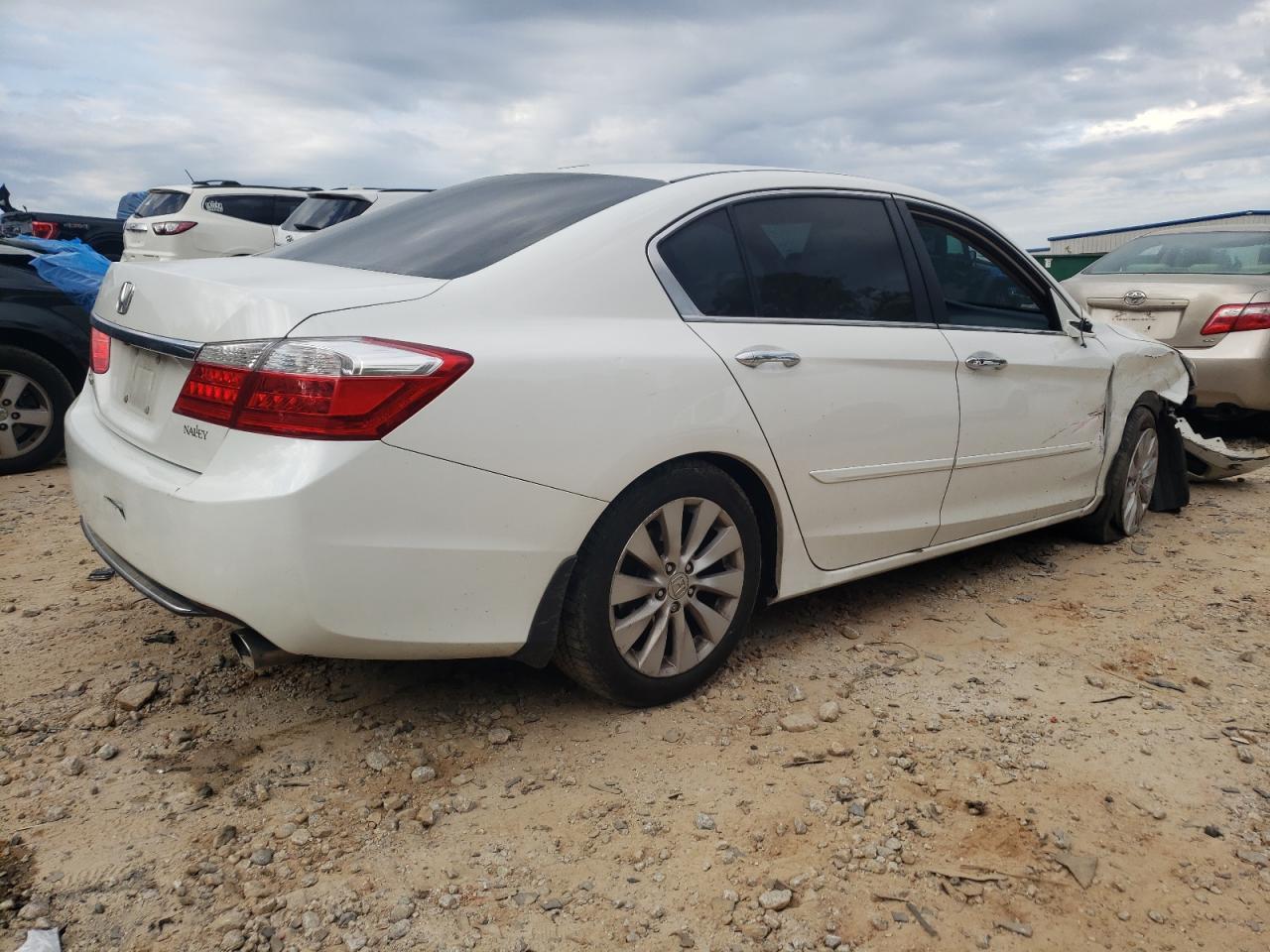 Photo 4 from auction – 2015 HONDA ACCORD EXL with VIN 1HGCR2F80FA014867