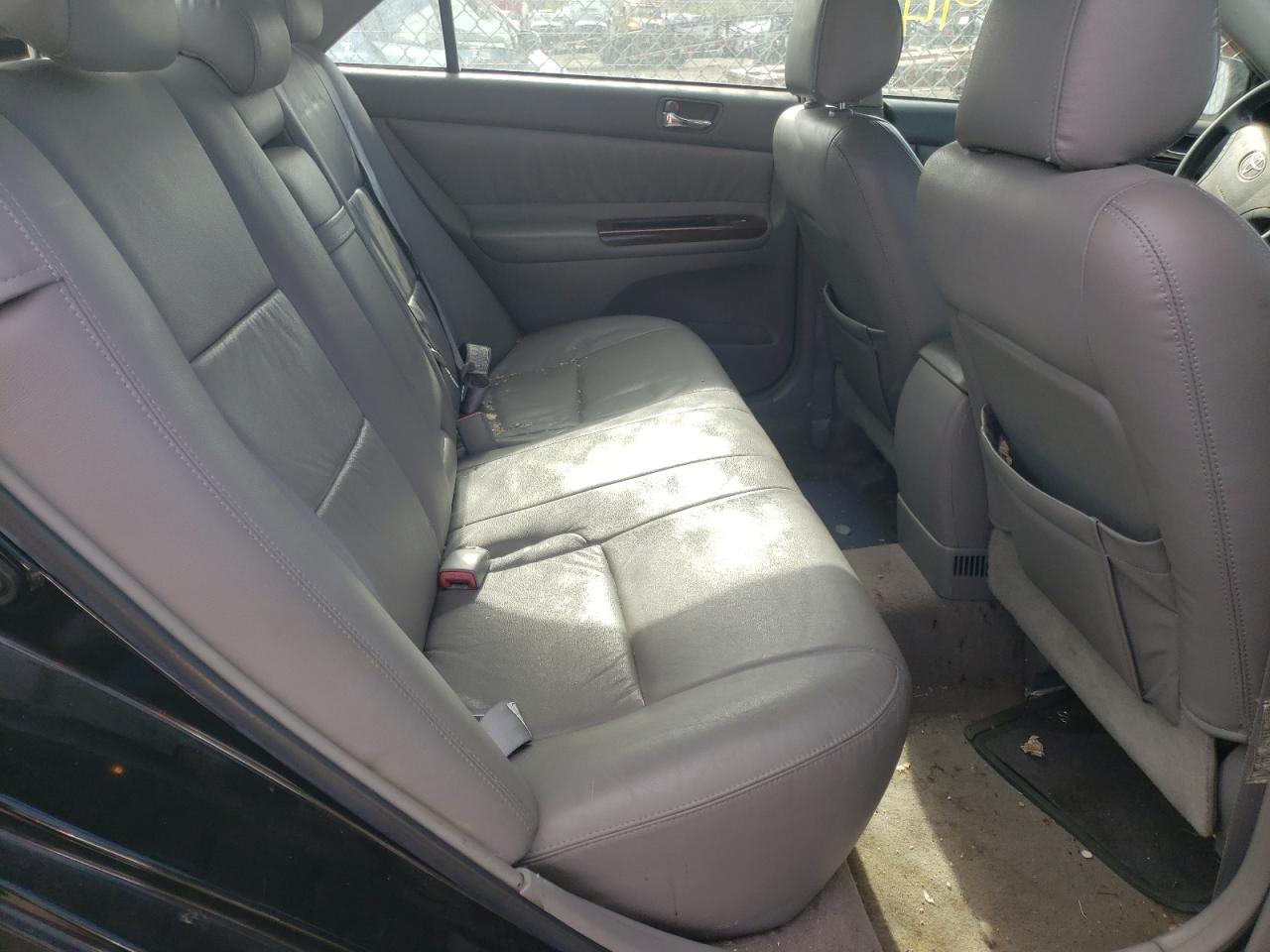 Photo 6 from auction – 2005 TOYOTA CAMRY LE with VIN 4T1BE30K15U077002