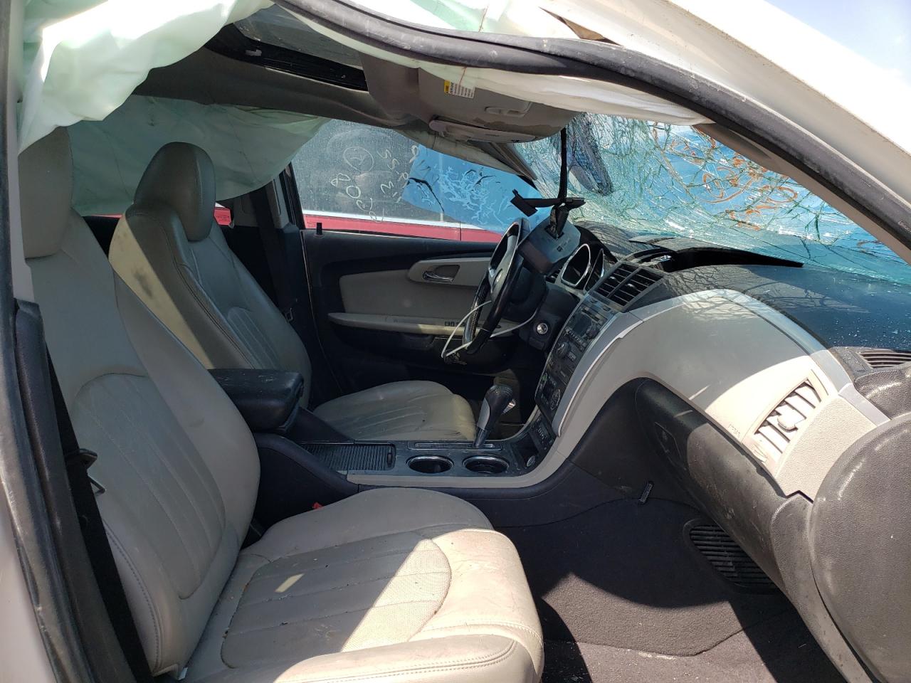 Photo 5 from auction – 2010 CHEVROLET TRAVERSE L with VIN 1GNLVHED0AJ206608