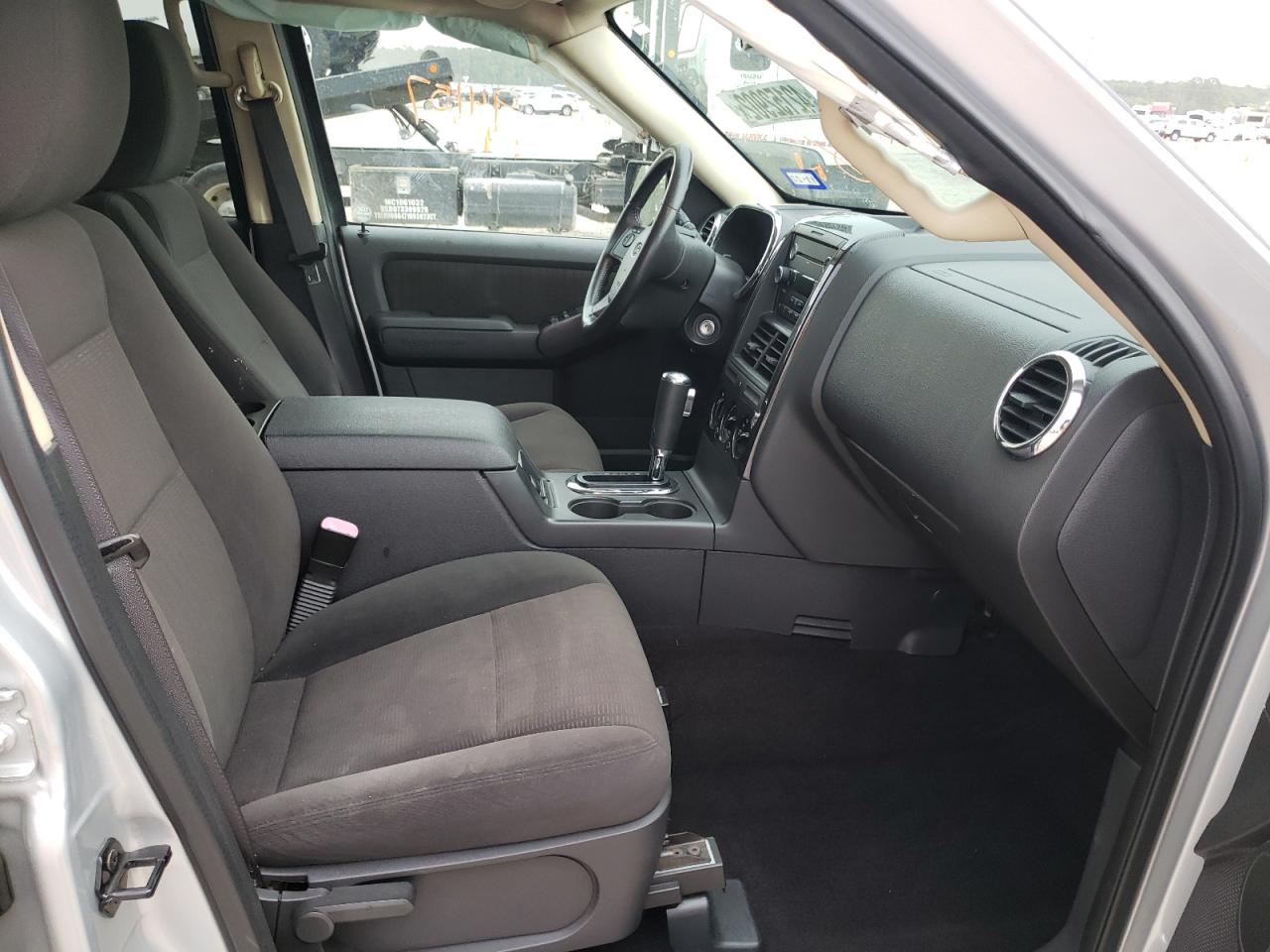 Photo 5 from auction – 2010 FORD EXPLORER X with VIN 1FMEU6DE6AUA11898