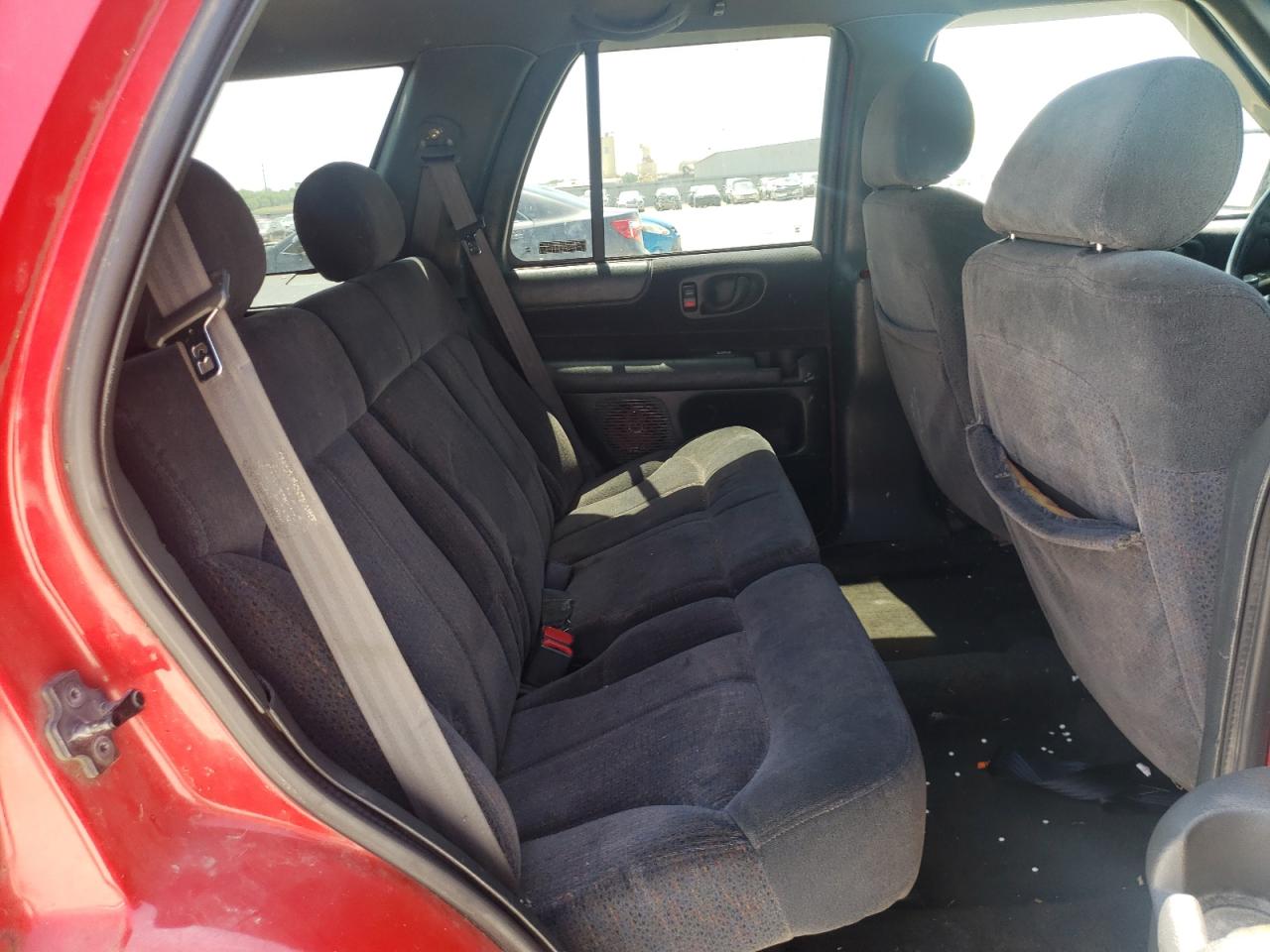 Photo 6 from auction – 2001 CHEVROLET BLAZER with VIN 1GNDT13W01K199949