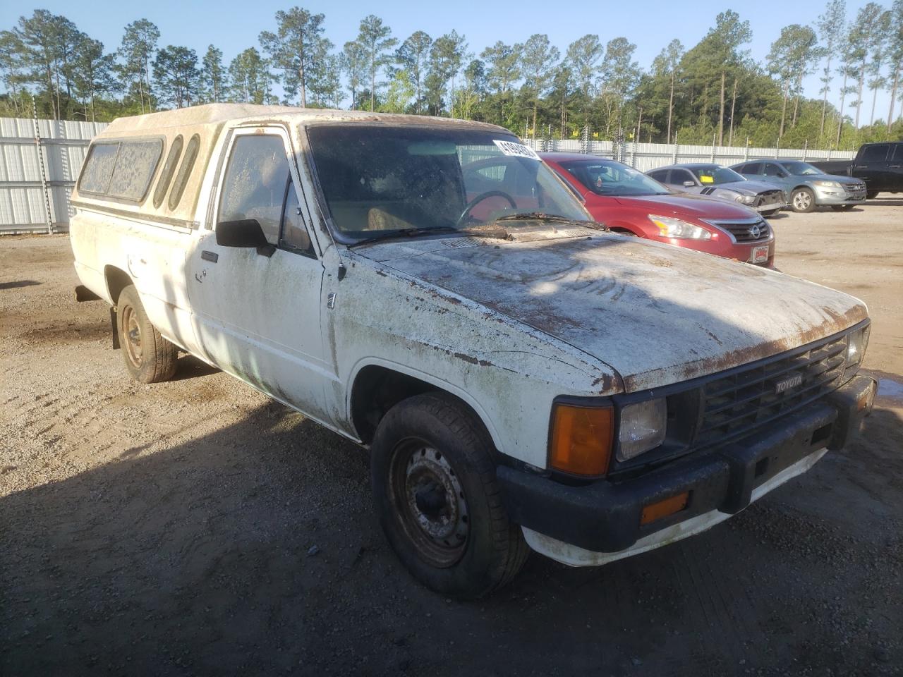 TOYOTA PICKUP 1 T 1985 with VIN JT4RN55F0F0127486 - Photo from auction