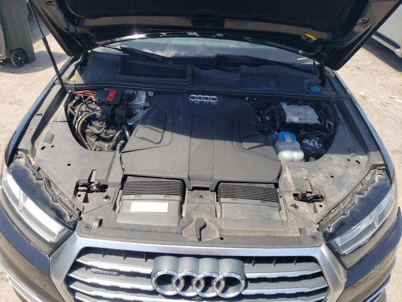 Photo 7 from auction – 2017 AUDI Q7 PRESTIG with VIN WA1VAAF72HD029494