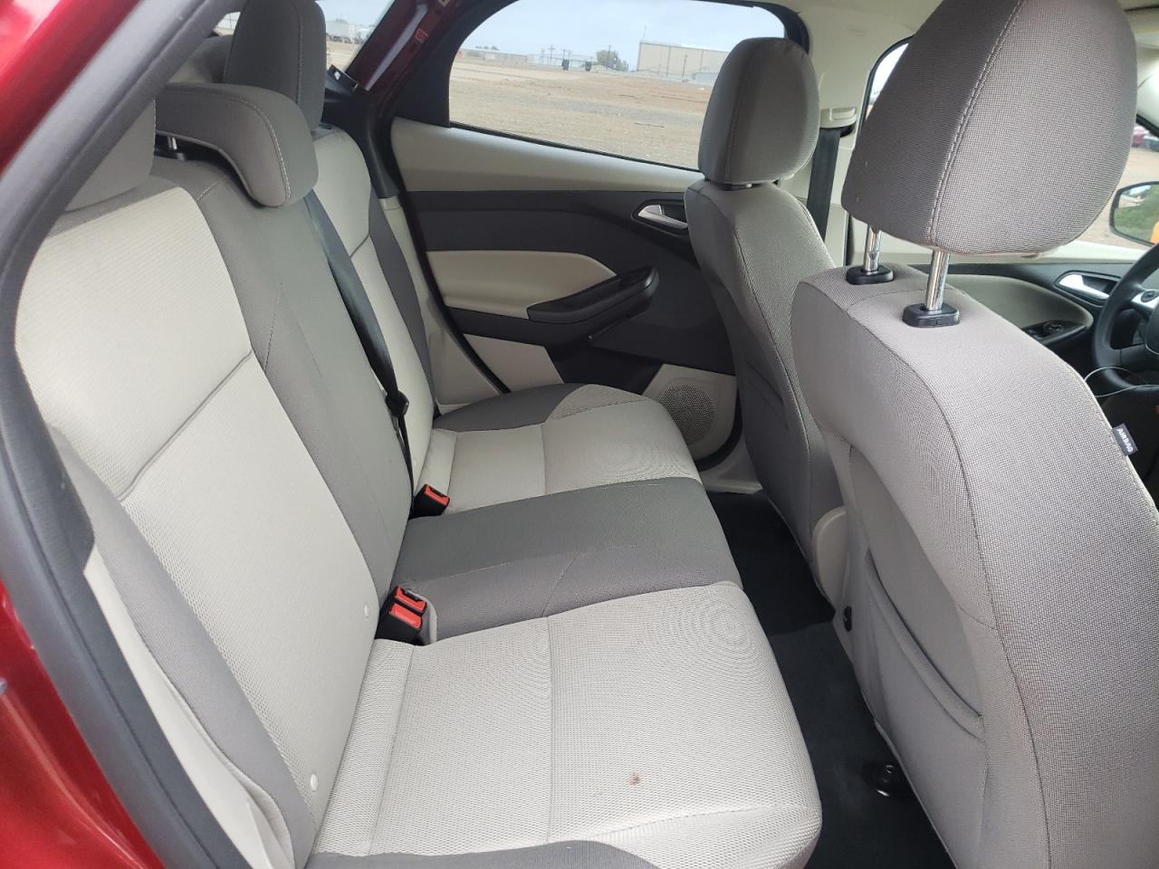 Photo 6 from auction – 2014 FORD FOCUS SE with VIN 1FADP3K26EL389820