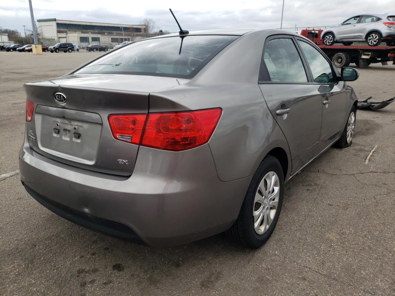 Photo 4 from auction – 2013 KIA FORTE EX with VIN KNAFU4A20D5648031