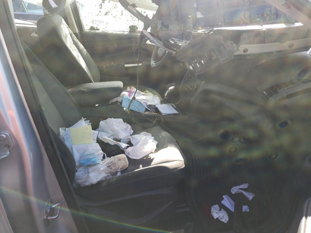Photo 5 from auction – 2018 FORD ESCAPE SE with VIN 1FMCU9GDXJUB23535