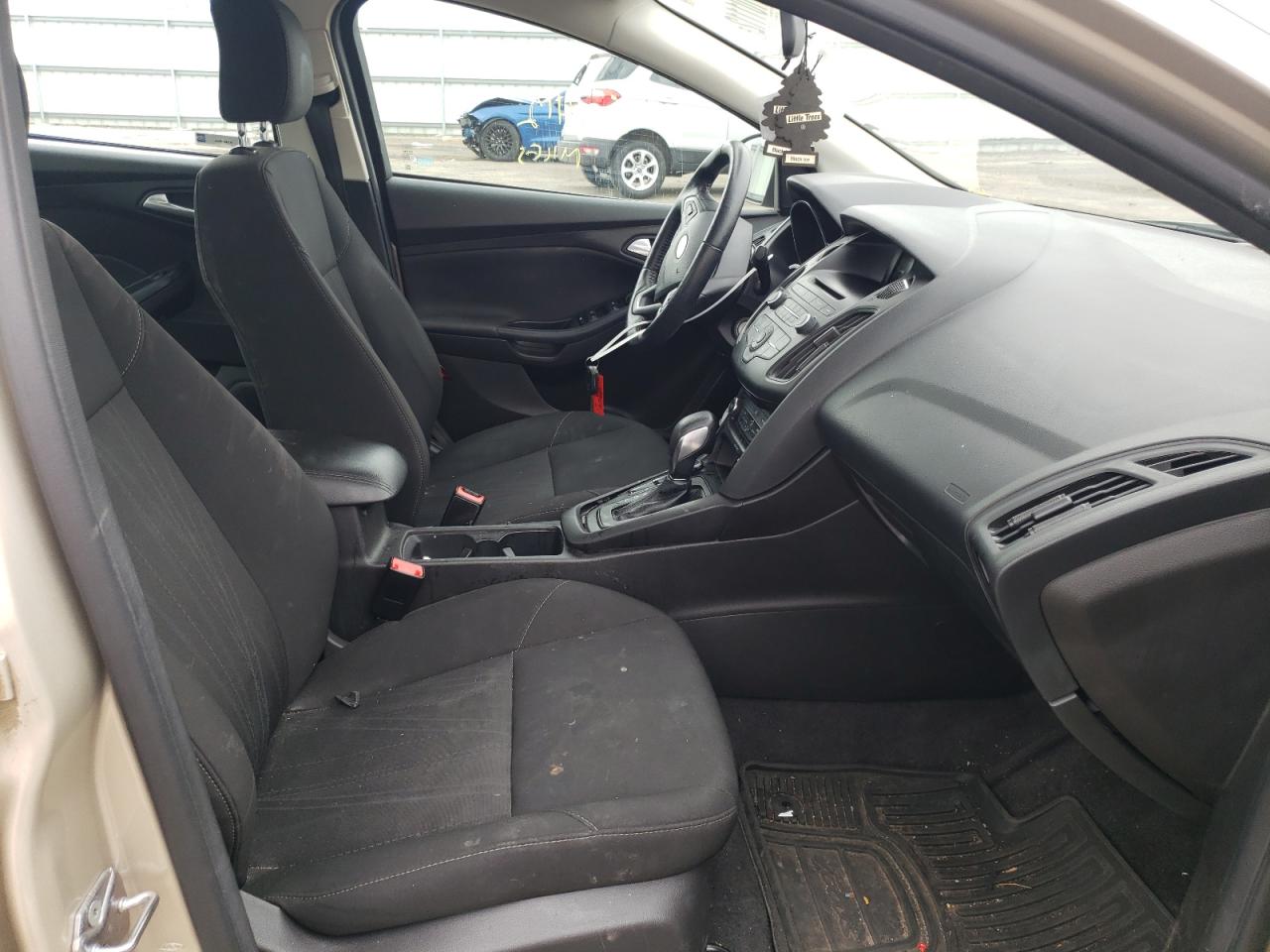 Photo 5 from auction – 2017 FORD FOCUS SE with VIN 1FADP3F20HL213280