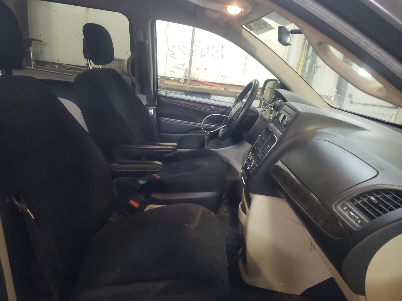 Photo 5 from auction – 2011 DODGE GRAND CARA with VIN 2D4RN4DG6BR773865