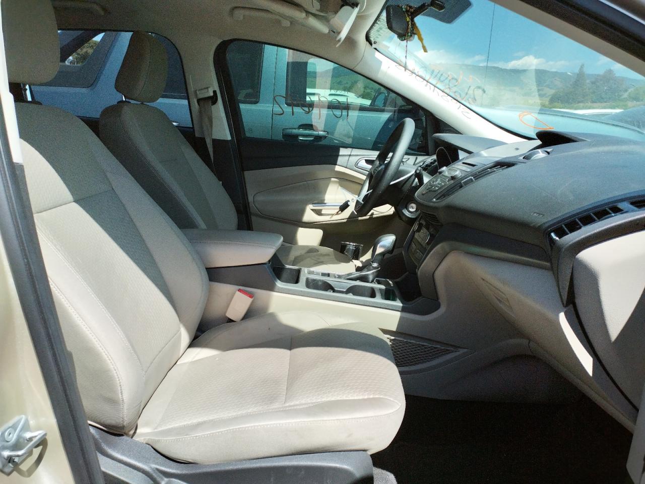 Photo 5 from auction – 2018 FORD ESCAPE SE with VIN 1FMCU9GD7JUA44081