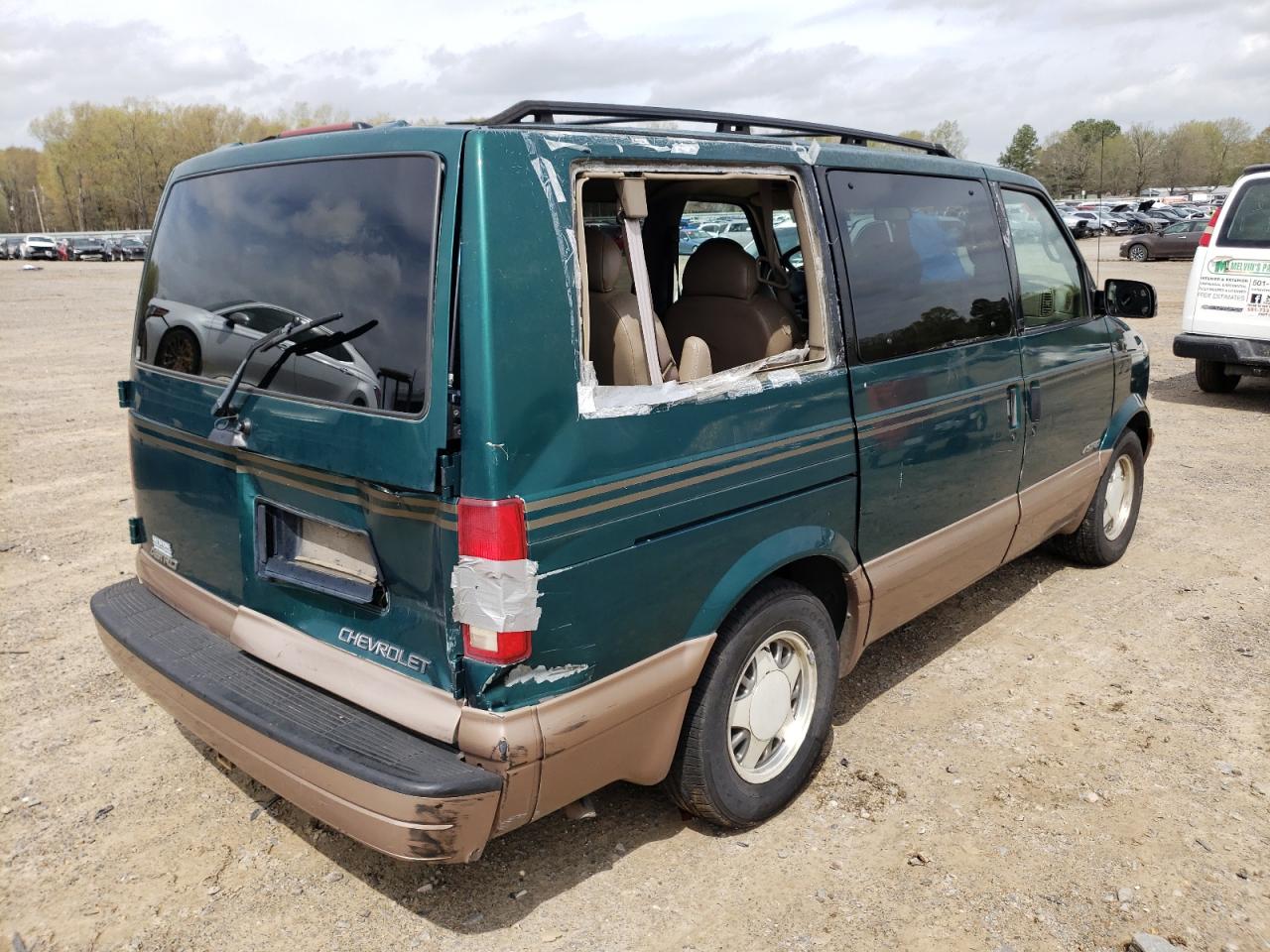 Photo 4 from auction – 1998 CHEVROLET ASTRO with VIN 1GNDM19W3WB213015