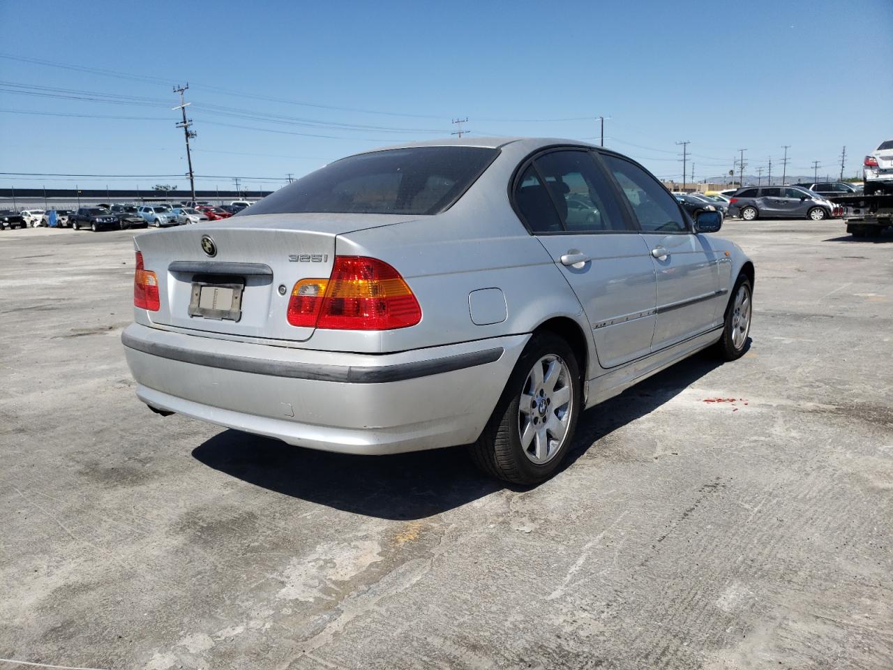 Photo 4 from auction – 2002 BMW 325 I with VIN WBAEV33472PD55037