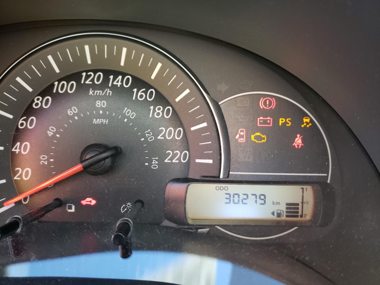 Photo 13 from auction – 2015 NISSAN MICRA with VIN 3N1CK3CP5FL224364