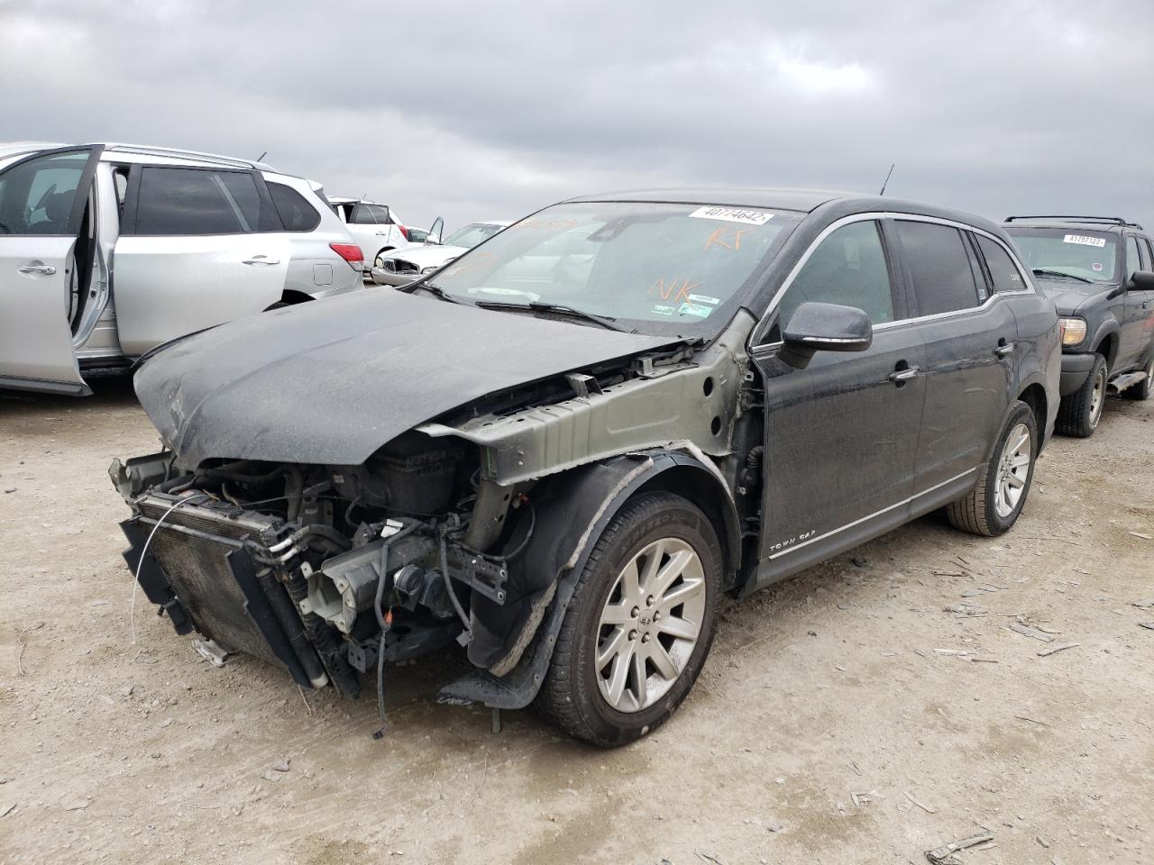Photo 2 from auction – 2015 LINCOLN MKT with VIN 2LMHJ5NK3FBL00579