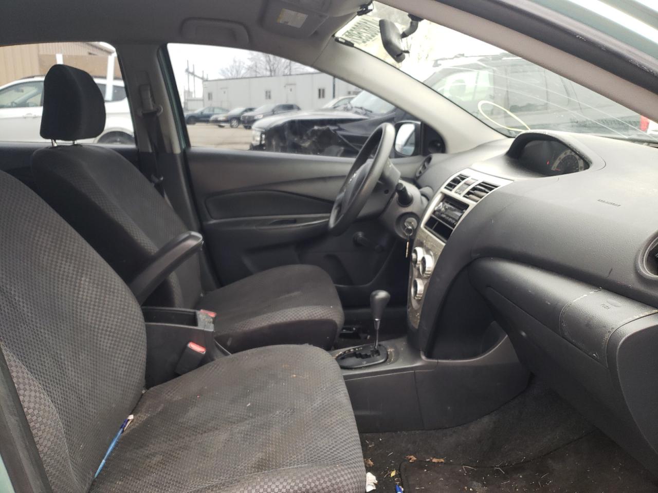Photo 5 from auction – 2007 TOYOTA YARIS with VIN JTDBT903871017647