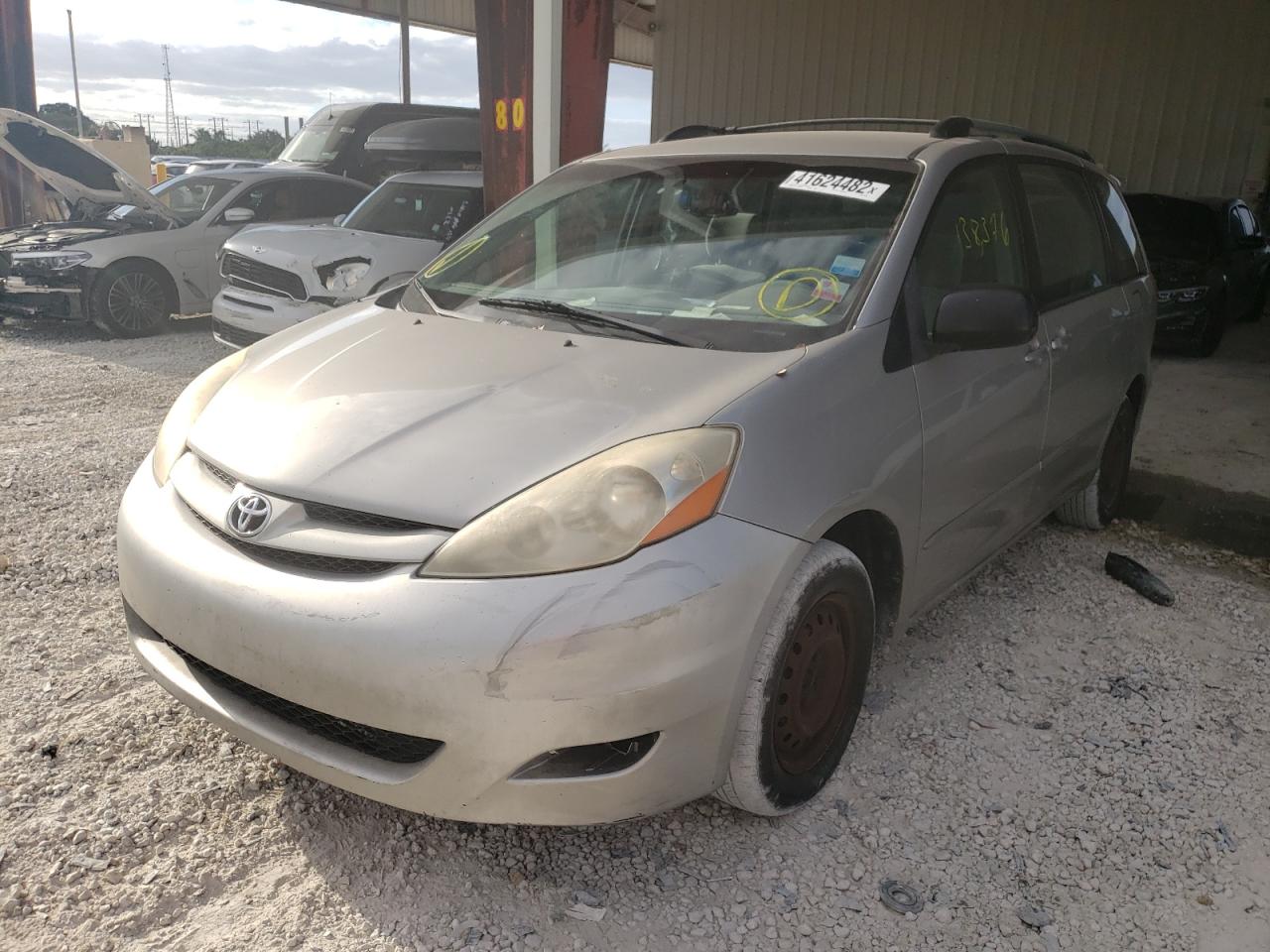 Photo 2 from auction – 2007 TOYOTA SIENNA CE with VIN 5TDZK23C97S013131